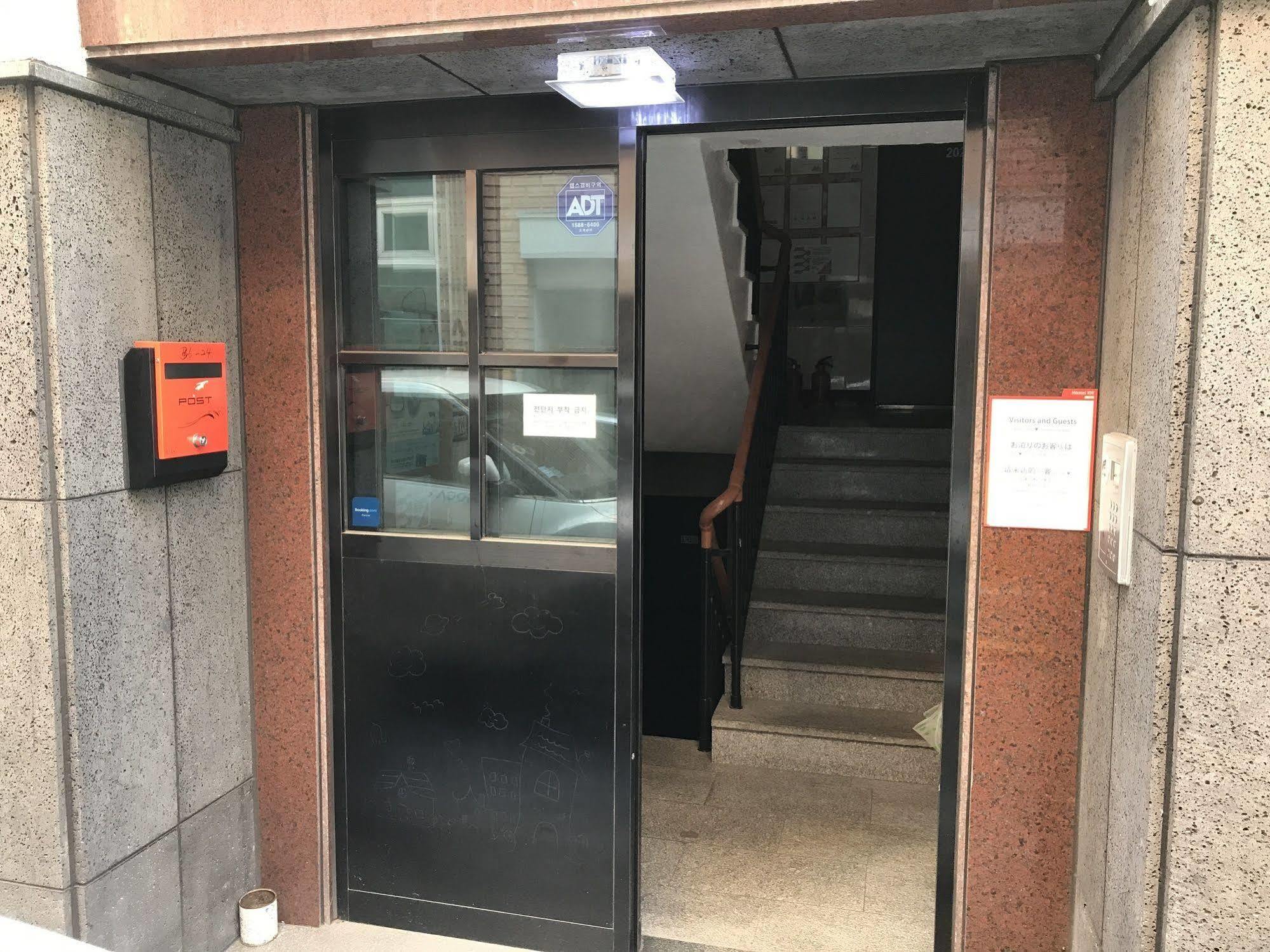 Hostel KW Sinsa Seoul Eksteriør billede